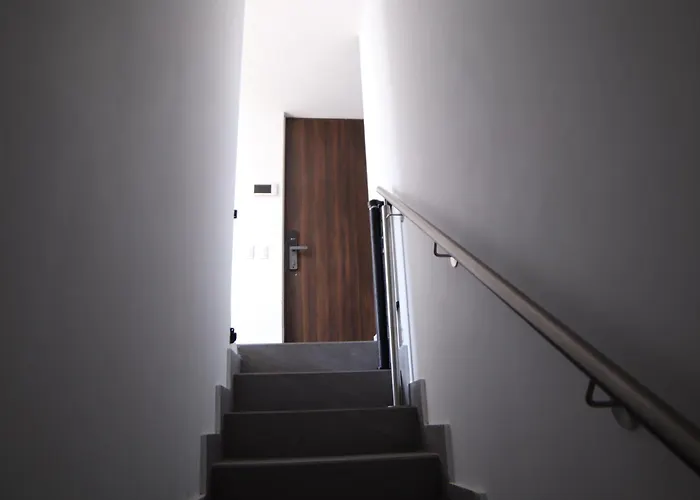 Totalmente Equipado, 3 Hab, 3 Banos, Balcon, Terraza, Cocina Y Lavandero