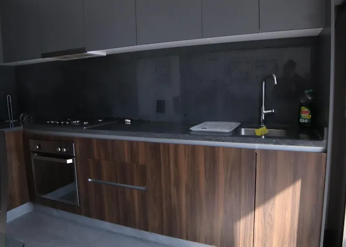 Totalmente Equipado, 3 Hab, 3 Banos, Balcon, Terraza, Cocina Y Lavandero