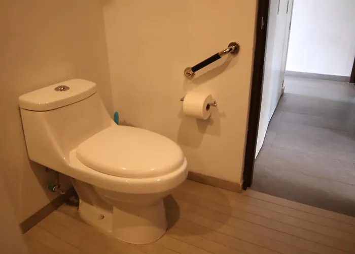 Totalmente Equipado, 3 Hab, 3 Banos, Balcon, Terraza, Cocina Y Lavandero