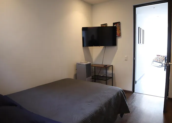 Totalmente Equipado, 3 Hab, 3 Banos, Balcon, Terraza, Cocina Y Lavandero